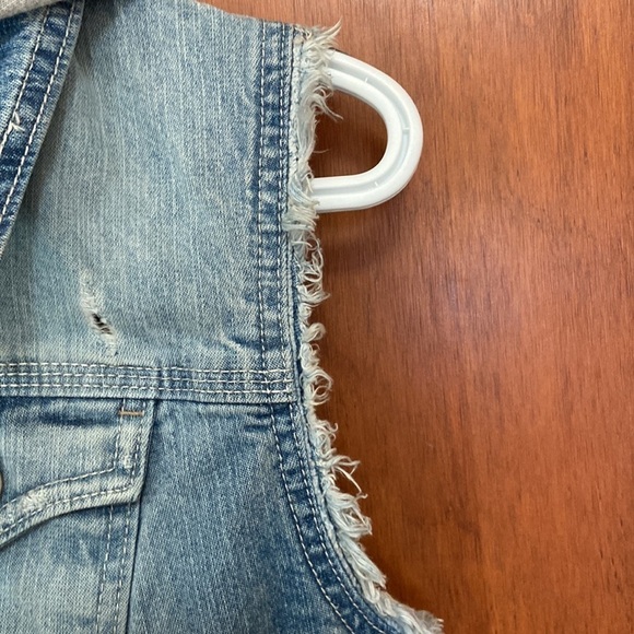 Wallflower Girls Hooded Sleeveless Distressed Denim Jacket M Preowned - Picture 3 of 10